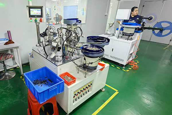 全自动DC插座装配机